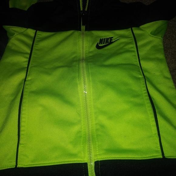 Clothes - Picture 4 of 5